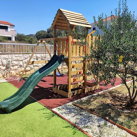 Holiday House Nena With Pool Vinišće Zewnętrze zdjęcie