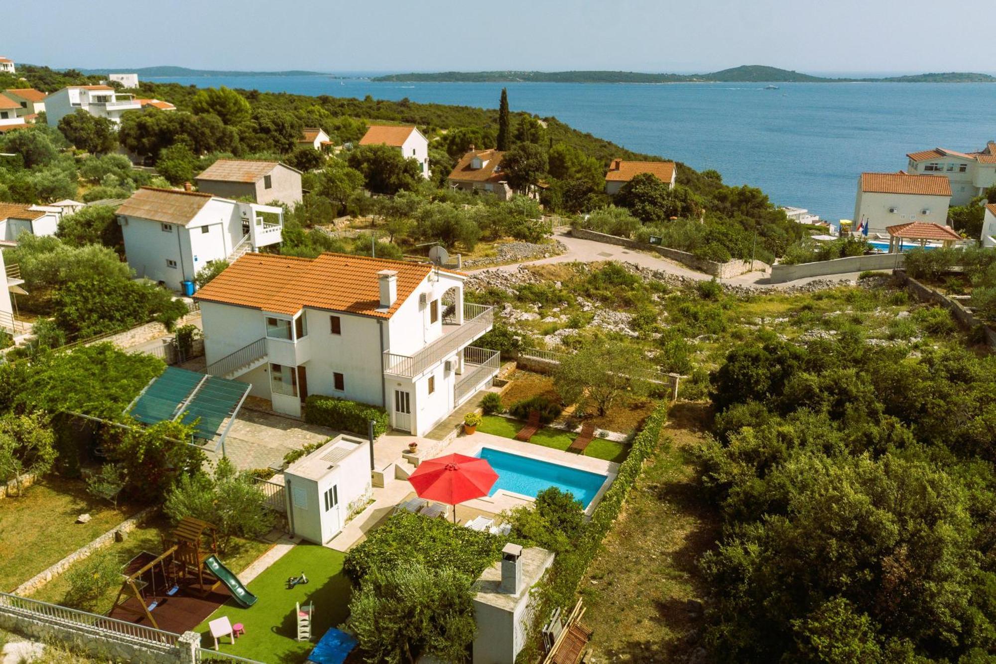 Holiday House Nena With Pool Vinišće Zewnętrze zdjęcie