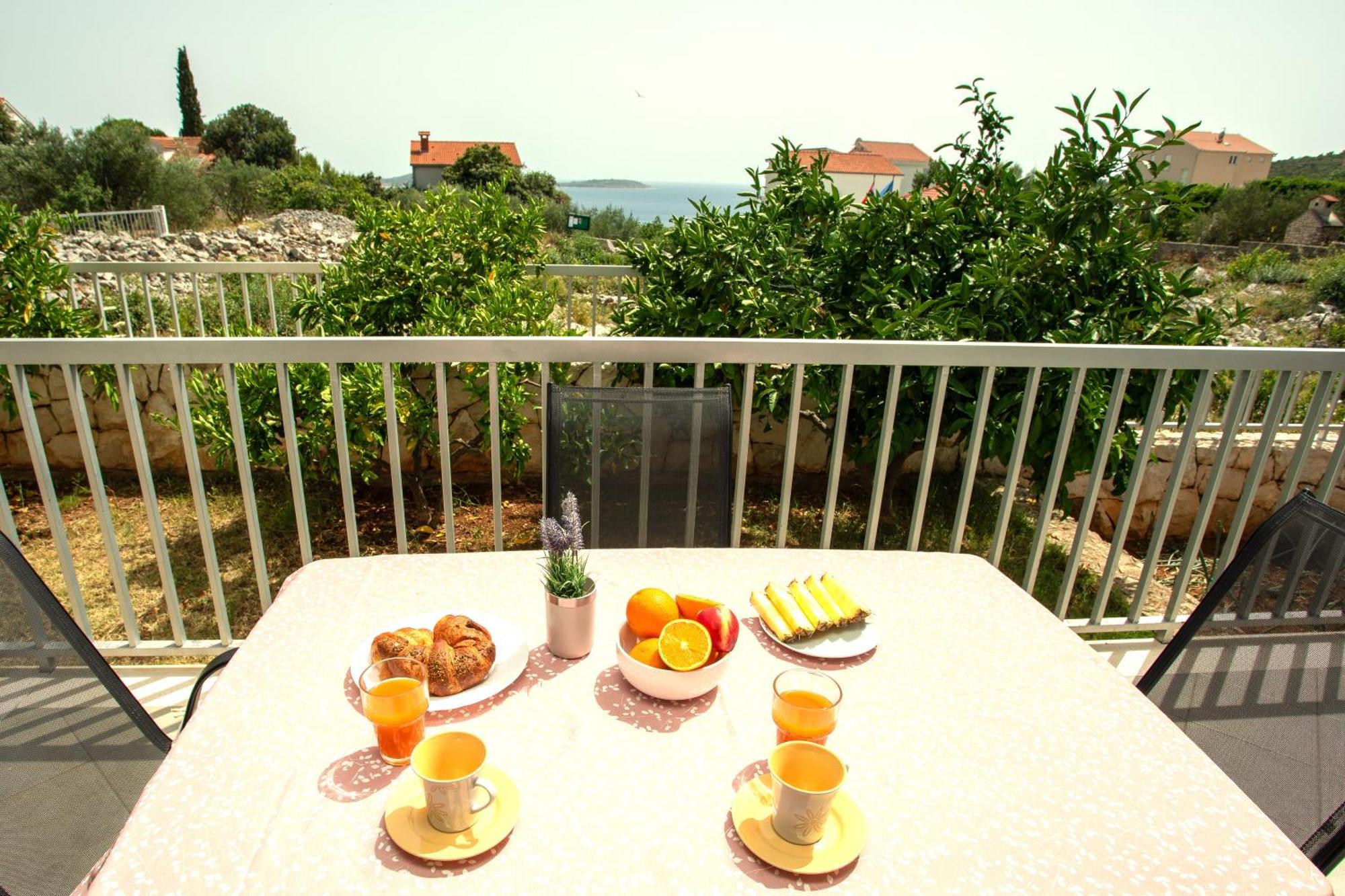 Holiday House Nena With Pool Vinišće Zewnętrze zdjęcie