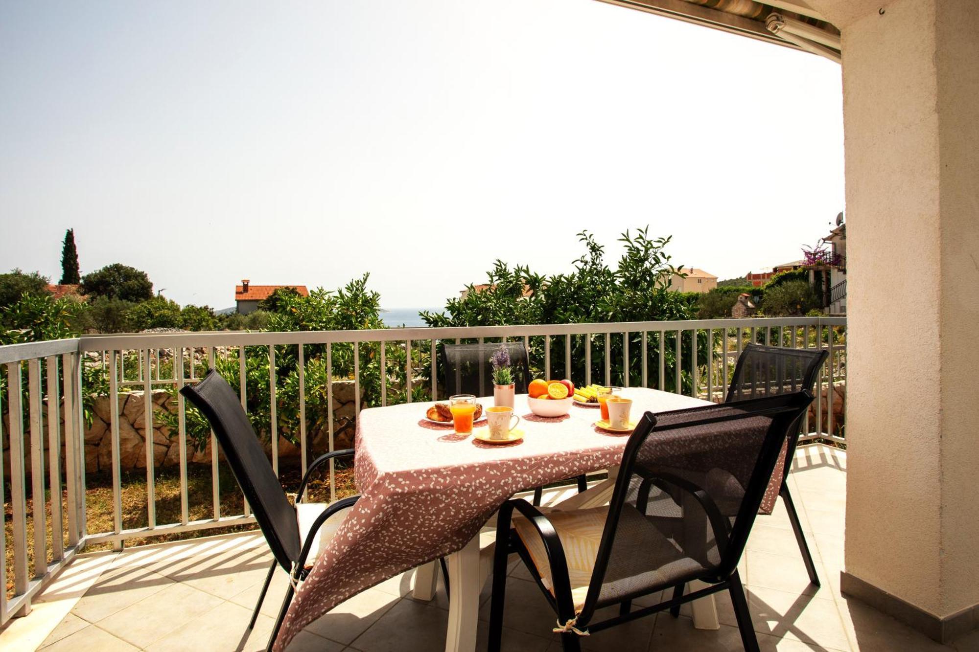 Holiday House Nena With Pool Vinišće Zewnętrze zdjęcie