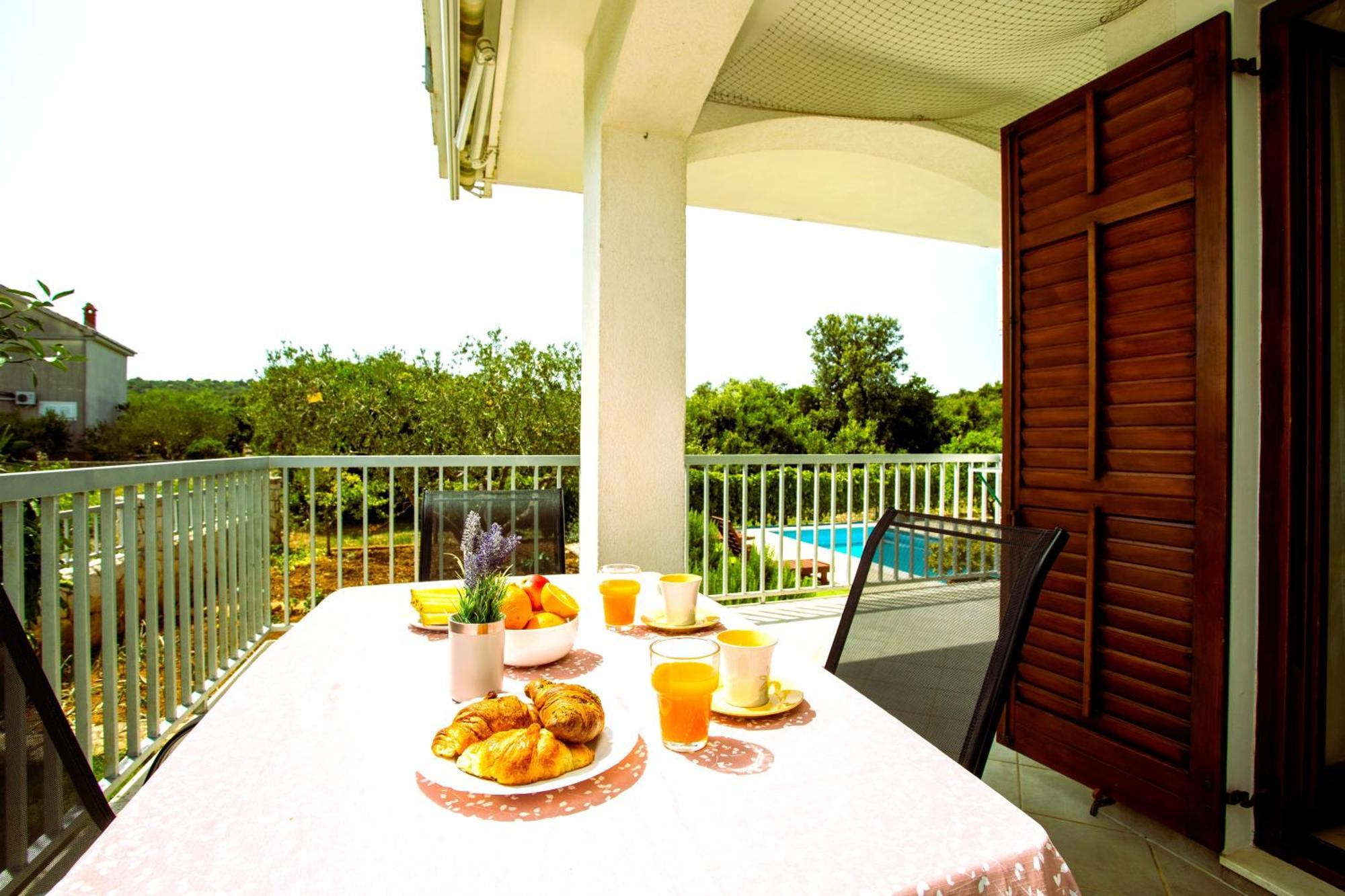 Holiday House Nena With Pool Vinišće Zewnętrze zdjęcie