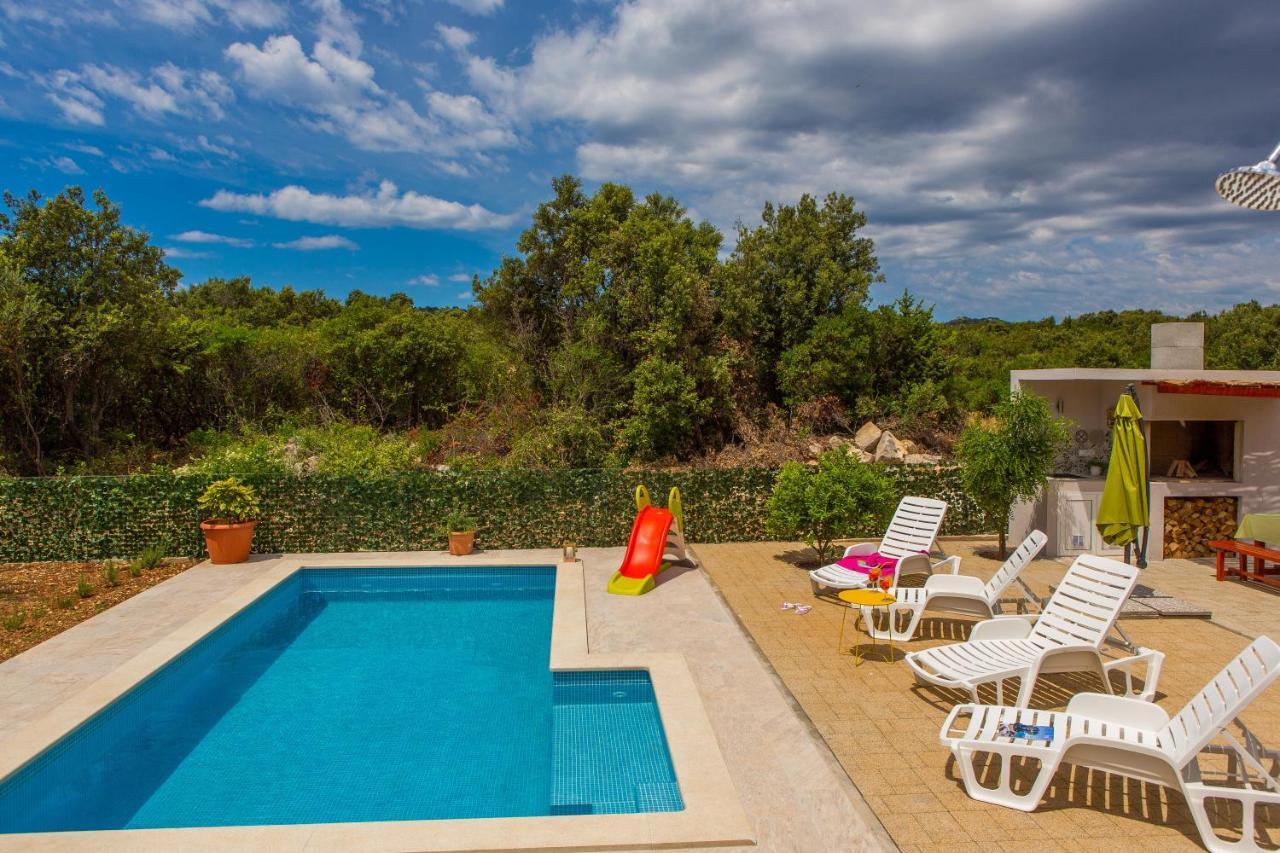 Holiday House Nena With Pool Vinišće Zewnętrze zdjęcie