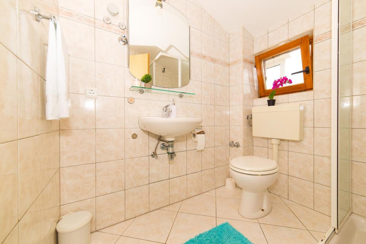 Holiday House Nena With Pool Vinišće Zewnętrze zdjęcie